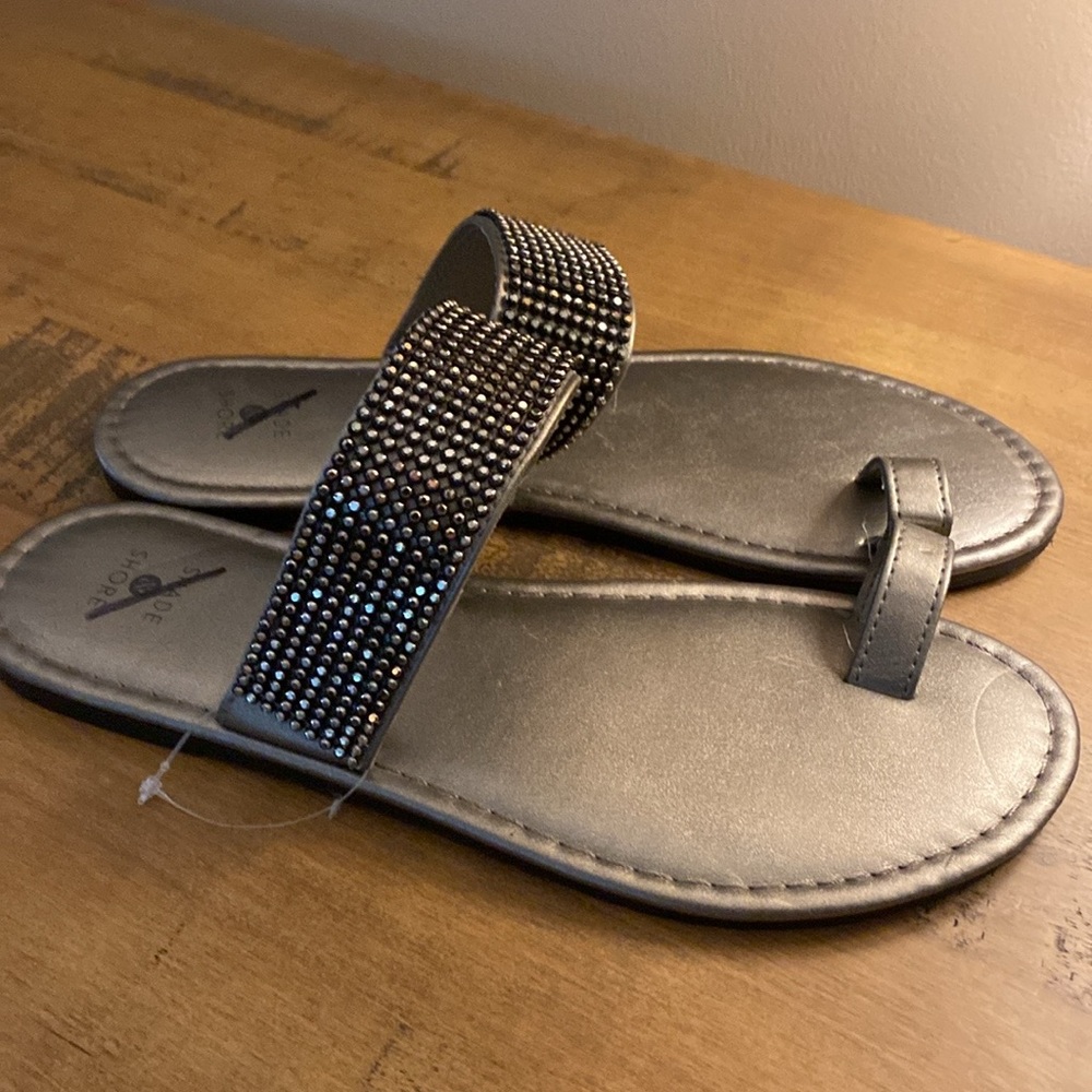 Shade & Shore Pewter Rhinestone Sandals Size 8